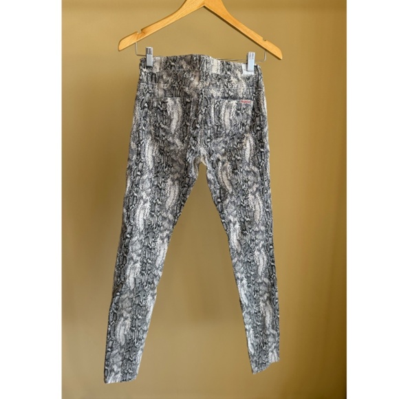Snake pattern pants - Picture 2 of 2